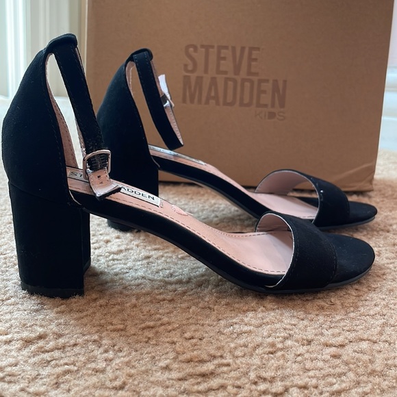 |Steve Madden Kids| black suede, 2 inch heel, size 2 girls - Picture 3 of 5